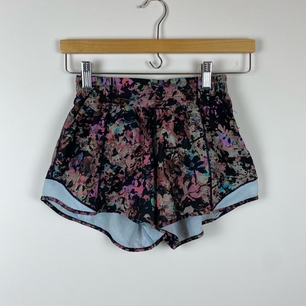 Lululemon Hotty Hot Low-Rise Short 4"